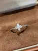 Novo anel de trevo de quatro folhas para mulheres, doce e fofo, feminino, elegante, luxo leve, nicho, alta qualidade, anel ajustável