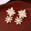 Pendientes de Flor de Circonita Cúbica con Aguja de Plata Pendientes de Botón Lujo Ligero Sensación de Alta Gama Pendientes Diseño Vintage Sentido Joyería de Oreja de Moda