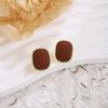 Pendientes de plata con textura geométrica retro francesa para mujer, estilo nicho de Hong Kong, sencillos y elegantes, de estilo socialité de alto nivel.