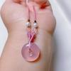 Pingente Natural de Calcedônia Rosa Tipo Gelo, Buda Guanyin de Calcedônia Rosa, Ágata Fulong Jade, Fivela de Jade para Paz, Fonte de Abastecimento para Transmissão ao Vivo