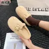 Sapatos femininos peludos de calçar, bico fechado, para usar ao ar livre, novo estilo outono/inverno 2026, quentes e forrados com fleece, calçados de calçar confortáveis, chinelos peludos estilo Birkenstock