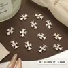 Tendência Nova Arte de Unha em Formato de Cruz com Decoração de Strass, Acessórios de Unha Metálicos DIY, Peças de Unha Usáveis de Liga Metálica Atacado