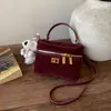 Bolsa de Mão Casual Minimalista para Mulheres, Novo Modelo Inverno 2026, Bolsa de Ombro e Transversal de Moda de Alta Qualidade