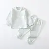 Traje de Terciopelo Suave a Rayas con Botones en el Hombro para Bebés Niños y Niñas, Apertura en la Entrepierna, Sin Etiquetas, Conjunto de Ropa Interior de Dos Piezas, Otoño 2026