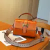 High-end couro genuíno bolsa feminina vintage bolsa de ombro axilar pequeno quadrado baotou camada vegetal curtido couro de vaca portátil crossbody bag 9240