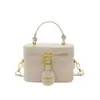 Bolsa de mão retrô versátil de cor sólida 2026 transfronteiriça, elegante e moderna com design único, bolsa de ombro fashion
