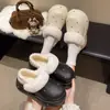 Sapatos de algodão da moda para mulheres, um novo estilo de nicho para o outono e inverno de 2026, projetados para uso ao ar livre, com uma sola grossa que aumenta a altura, confortáveis, versáteis e simples