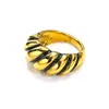 Anillo Retorcido de Gota de Aceite Elegante de Diseño de Nicho Ins Francés para Mujer de Alta Gama Moda Acero de Titanio Anillo de Dedo Dorado de 18 Quilates