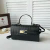 Bolsa Quadrada Pequena de Mão Estilo Coreano Bolsa de Mão Casual para Mulheres 2026 Nova Moda Personalidade Bolsa de Ombro Único Transversal