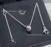 Estilo Chanel Baño de Oro V Versión de Alta Gama para Mujer Nuevo Collar Pequeño de Perlas Doradas Coco Patrón de Diamantes Colgante Artesanía CNC Cadena para la Clavícula