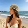 Sombrero de punto calado de moda para primavera y otoño para mujer, sombrero base de lana de ganchillo calado versátil hecho a mano para damas