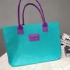 Bolso de mano de fieltro de dos colores, bolso de regalo, bolso de mano de fieltro portátil, sencillo y moderno, venta al por mayor de fábrica, novedad de 2023