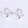 Simples moda textura strass branco um clipe de orelha pendurado plano DIY joia de orelha materiais feitos à mão fabricantes fornecimento direto