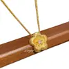 Nova Tendência Nacional Estilo Chinês Pingente de Florzinha Dourada Escovada Luxo Alto Padrão Colar de Flor Corrente de Clavícula Simples Versátil para Mulheres