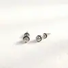 Nueva Oferta Especial Lujo Ligero Acero Inoxidable Moda Personalidad Pendientes de Botón Acero de Titanio Alta Calidad Retención de Color Versátil Unisex