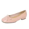 Moda Casual Nova Primavera/Verão 2026 Rosa Nude Bico Redondo Estilo Doce Sapatos com Laço para Comércio Exterior