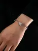 1 Peça de Pulseira de Trevo de Quatro Folhas Prateada para Mulheres, Luxo Leve, Alta Qualidade, Design de Nicho, Simples, Versátil, Acessório de Mão da Moda, Sucesso Transfronteiriço