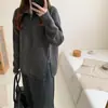 Suéter com meio zíper estilo europeu e americano para mulheres, nova coleção outono/inverno 2026, blusa de tricô de manga longa com modelagem solta e barra com fenda