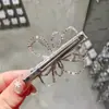 Presilha de Cabelo de Uma Palavra Flor Oca Bordada à Mão de Luxo Leve Dongdaemun Coreano Presilha para Cabelos Rebeldes de Temperamento de Alta Qualidade Novos Acessórios de Cabelo