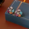Pendientes Vintage de Segunda Mano con Flor de Circonia y Aguja de Plata, Pendientes de Lujo Ligero de Gama Alta con un Diseño Único, Pendientes Retro de Nicho