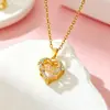Colar de Aço Inoxidável Coração de Pêssego com Zircônia Inlaid para Mulheres Cor Multipla Simples Alta Qualidade Coração de Aço Inoxidável Banhado a Ouro Corrente da Clavícula