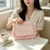 Bolsa de maquillaje nueva de satén de alta calidad con lindo diseño de volantes femeninos, bolsa de almacenamiento de lunares de gran capacidad