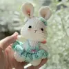 Vestido Pronto, Boneca Coelho Fofa, Produto Acabado em Crochê de Lã Feito à Mão, Pingente Chaveiro Tricotado Feito por Mim Presente