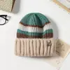 Nuevo Gorro de Punto Rayado de Invierno Estilo Coreano Moda Cálido Protector de Orejas Versátil para Otoño e Invierno