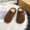Zapatos de suela gruesa de punta cerrada 2026 sin cordones para exteriores con forro de felpa peluda invierno nuevos pantuflas de algodón pantuflas de media caña casual para mujer