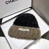 Chapéu Novo Estilo Feminino de Inverno Espessado Proteção Facial Pequeno Pelúcia Quente Lã Tendência Cabeça Grande Orelha Flutuante Proteção Acúmulo Chapéu de Tricô
