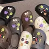 Zuecos cerrados para mujer para uso en casa, pantuflas antideslizantes para baño para bañarse en verano, de suela blanda, ligeros, se pueden usar afuera, pantuflas para hombre