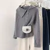 Cardigan de Tricô com Gola Irregular Cruzada, Zíper Duplo, Design Sense, Suéter Jaqueta de Nicho Feminino Outono Inverno 2026
