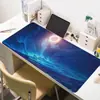 Alfombrilla de Ratón de Fábrica Original Antideslizante y Resistente a Manchas Pad de Escritorio Creativo Serie Paisaje Grande Engrosada Alfombrilla de Ratón para E-Sports