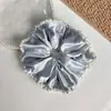 Scrunchie de Cetim Estilo Francês com Pedraria Feita à Mão, Acessório de Cabelo Elegante Estilo Hepburn para Penteados Presos