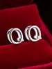 Pendientes de botón casuales de moda populares, creativos, con diseño de letra, simples, versátiles para el día a día, de alta calidad, lujo ligero