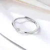 Anillo delgado apilable mini delicado S925 de plata de ley maciza, estilo japonés en forma de V francesa, incrustado con pequeños diamantes, para el dedo índice o como anillo de cola