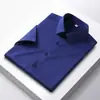 Camisa de manga corta de seda helada transfronteriza de verano para hombre, nueva camisa de negocios de alta gama con sensación de hielo sin planchar para comercio exterior