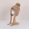 Chapéus Infantis de Inverno em Veludo, Chapéus de Lã Tricotados Quentes para Meninos e Meninas, Chapéus Puxar para Cima de Pelúcia Grossos para Proteção Auricular ao Ar Livre