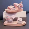 Sandalias Abiertas Decoración de Dibujos Animados Moda para Bebé Niña Dulces Niños 2026 Verano Nuevos Versátiles Deportivas Zapatos para Niños