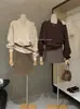 Conjunto Duas Peças Y.JIA Estilo Casual de Outono Top Regata Sem Costas com Gola Halter + Suéter de Manga Longa de Um Ombro 588