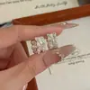Brincos de Argola Vazados em Renda de Aço Novo Estilo para Mulheres, Simples e Sofisticados, Brincos de Luxo Leve, Acessórios de Orelha de Nicho e Únicos