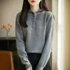 De un solo botón, chic y duradera, cuello alto para acentuar la línea del cuello, tejida, amigable con la piel, blusa elegante para mujer de otoño e invierno para el trabajo