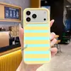 O Macaron Mais Vendido da América do Norte com Listras Coloridas Capa de Celular Amigável à Pele para iPhone 17 Capa de Silicone Líquido para Apple 18Pro