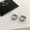 Brincos simples de metal de metal multi-camada para mulheres leves luxo nicho design sentido brincos de alta qualidade de cobre de sentido banhado com ouro real
