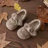 Sapatos de Princesa Pelúcia Quente Bolinhas Estilo Coreano para Meninas 2026 Novo Inverno Menina de Bebê Solado Macio Versátil Mary Jane de Algodão
