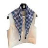 Lenço Fashion Estilo Coreano Xadrez Retrô Formato de Diamante Lenço de Início de Primavera para Mulheres Lenço de Seda Lenço Triângulo Acessórios para Lenço de Cabeça Lenço de Seda