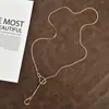 Exquisito collar de cadena de serpiente dorada con un diseño de nudo creativo, versátil, simple y elegante, y su longitud se puede ajustar libremente