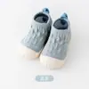 Calcetines de piso para bebé nuevos, color liso, suela suave, transpirables, a prueba de frío, antideslizantes, adecuados para niños y niñas, zapatos para antes de caminar, zapatos para caminar de bebé