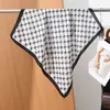 Bufanda nueva de alta gama con patrón de espiga para otoño/invierno, versátil para el uso diario y los viajes, con un diseño retro, moderno y elegante