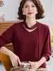 Elegante capa base de otoño para mujer, elegante y sofisticada, moderno suéter fino de punto con cintas fluidas, adecuado para mujeres de mediana edad y mayores